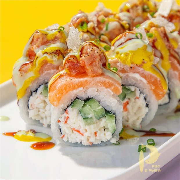 Ролл с лососем и снежным крабом 01385 - фото 900