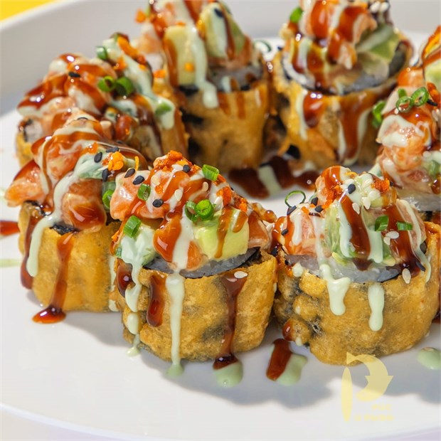 {{photo.Alt || photo.Description || 'Темпура ролл с лососем и авокадо'}}