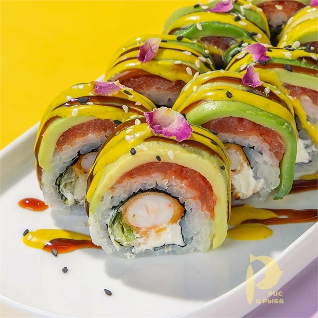 {{photo.Alt || photo.Description || 'Ролл с авокадо и креветкой в темпуре'}}